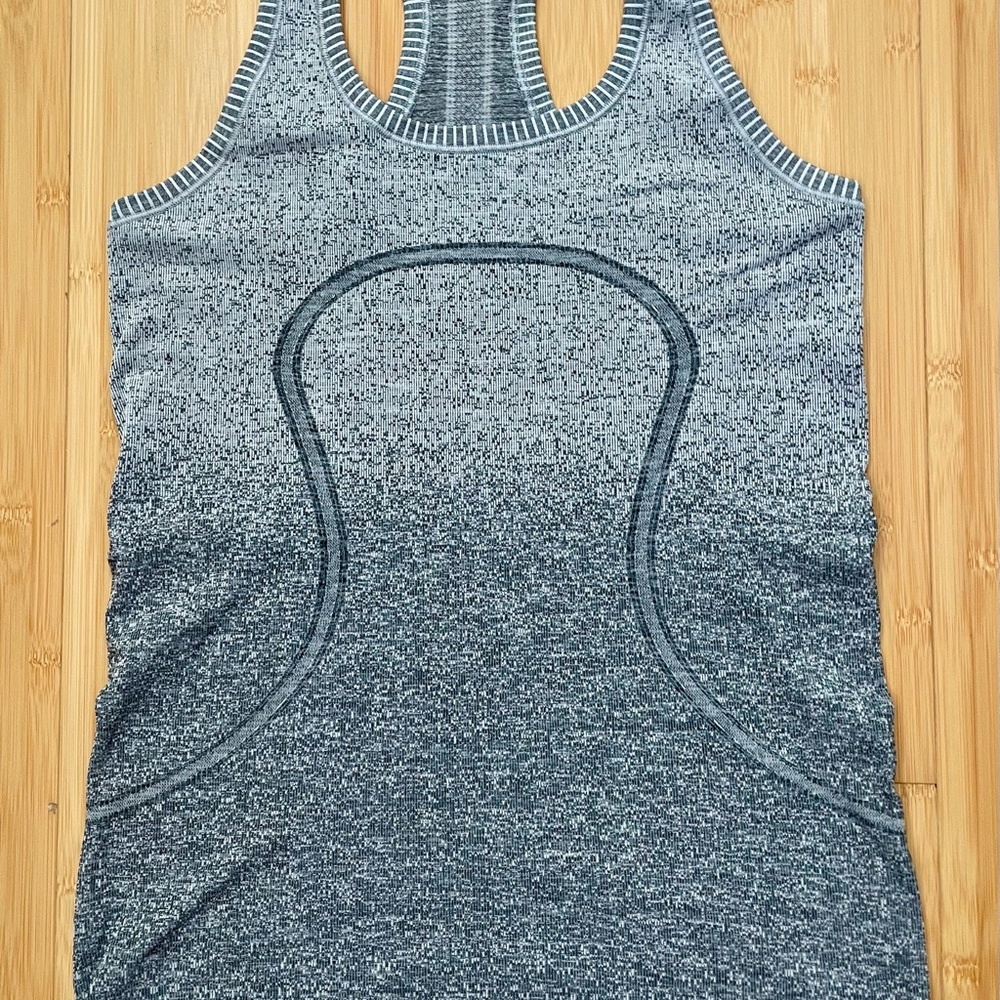 Gradient grey lululemon swiftly tech tank size 4